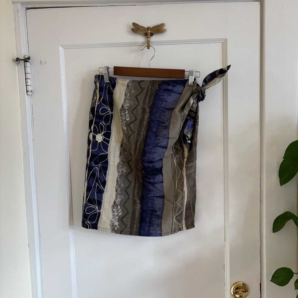The Limited Tie-Waist Wrap 100% Silk Skirt in Blue and Gray Small
